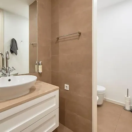 Inglesinhos Convento 2 - Cheerful * Lissabon