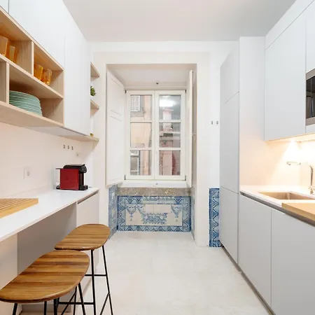 Inglesinhos Convento 2 - Cheerful ליסבון